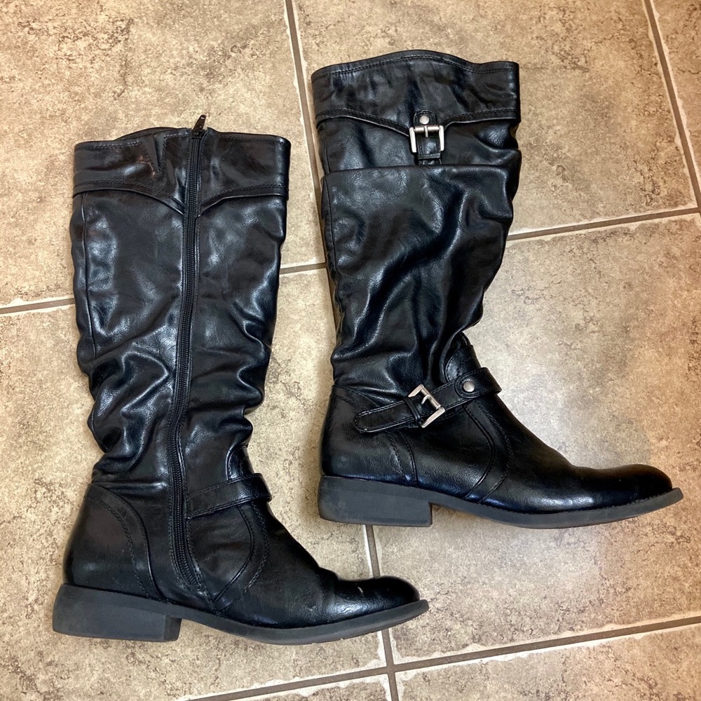 Bass black boots